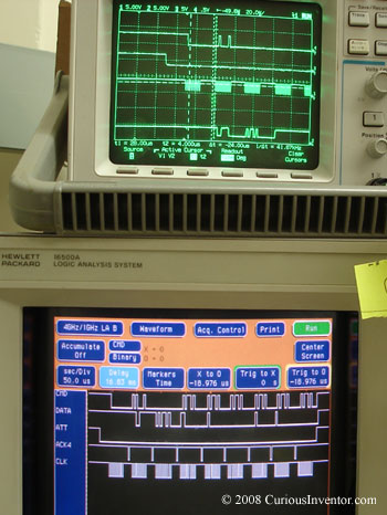 logic analyzer and oscilloscope displaying and comparing the same signals